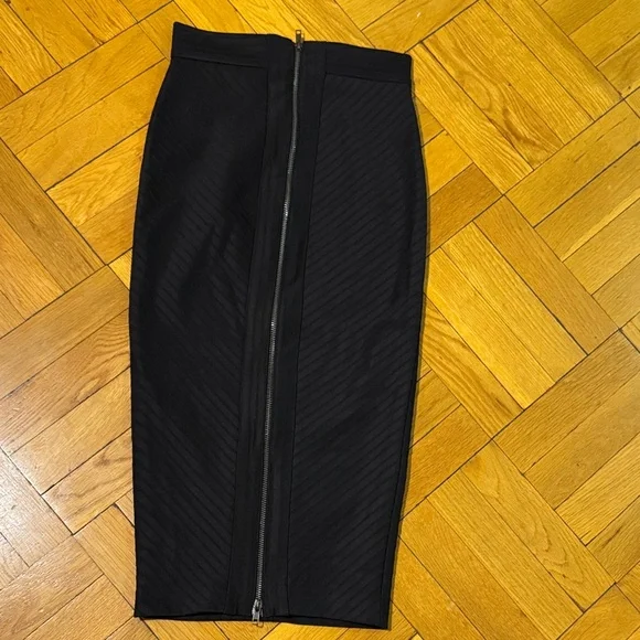 H&M Classic Black Pencil Skirt - Picture 8 of 8